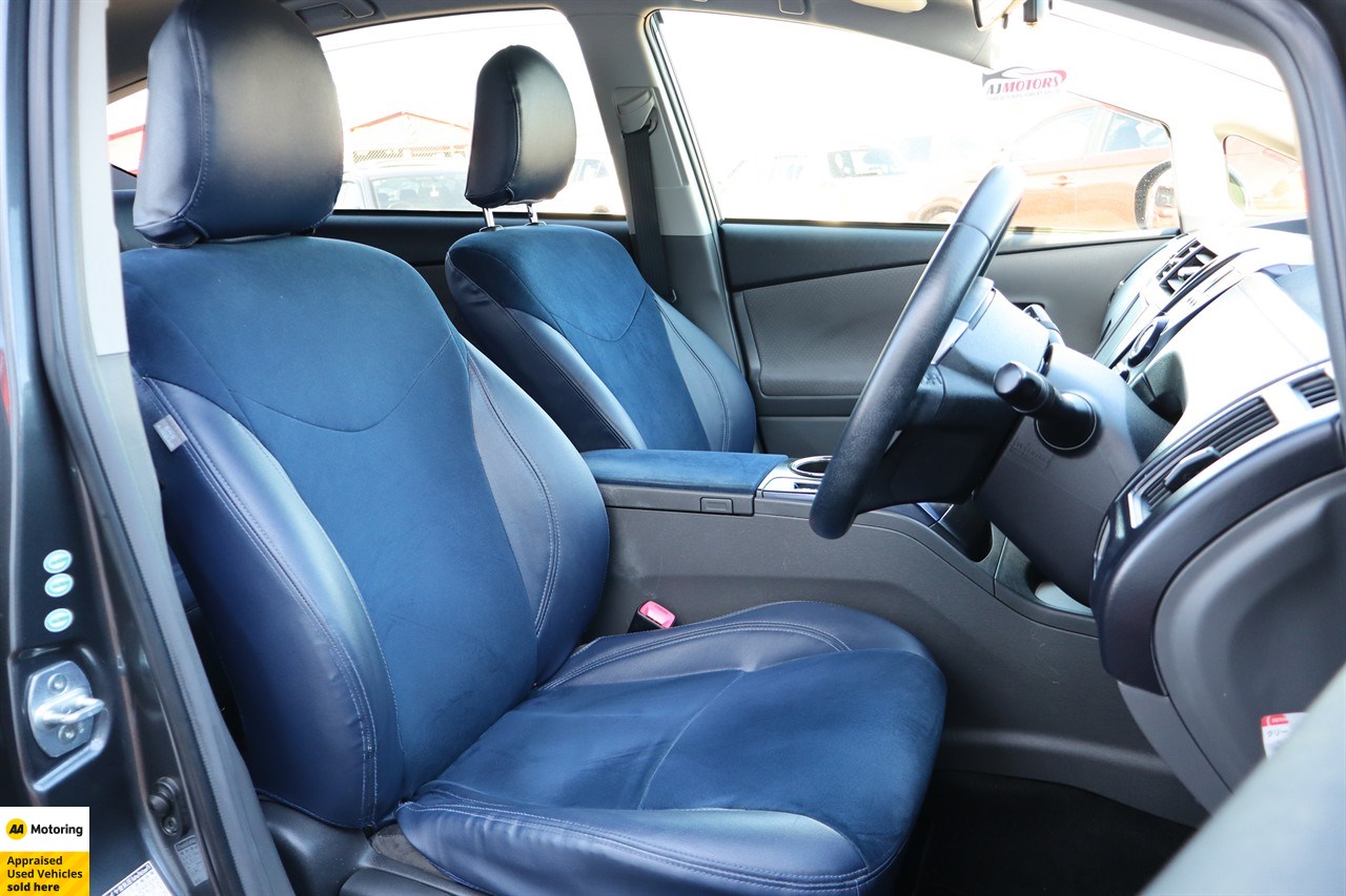 2013 Toyota Prius Alpha