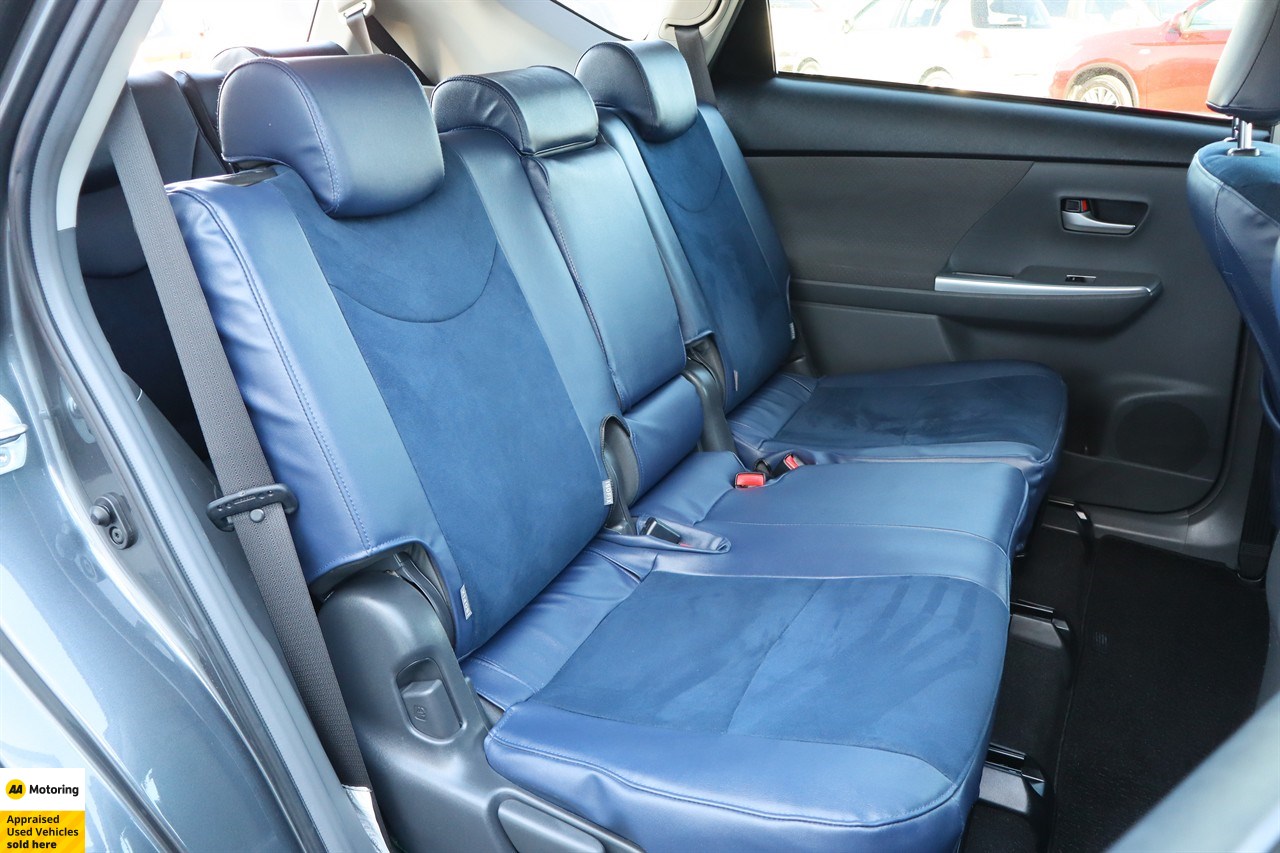 2013 Toyota Prius Alpha