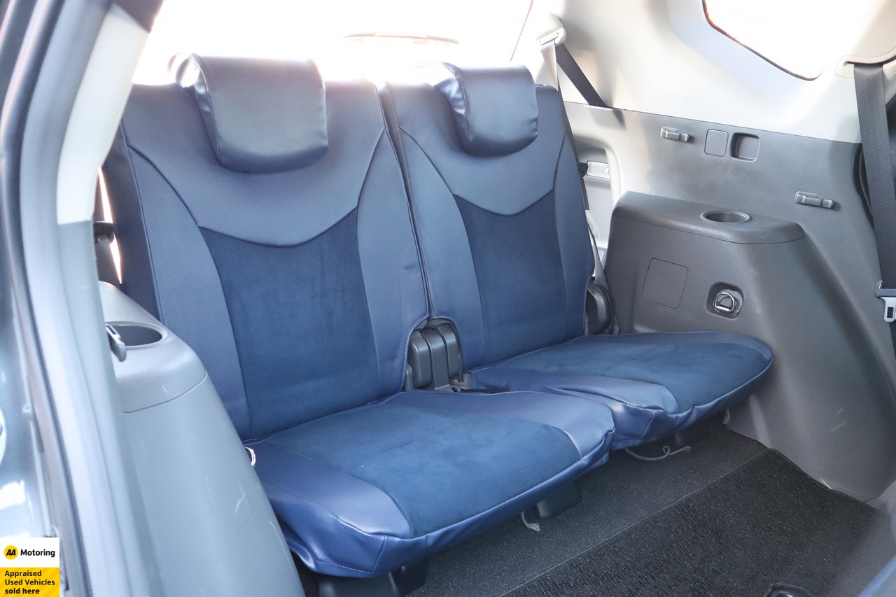 2013 Toyota Prius Alpha