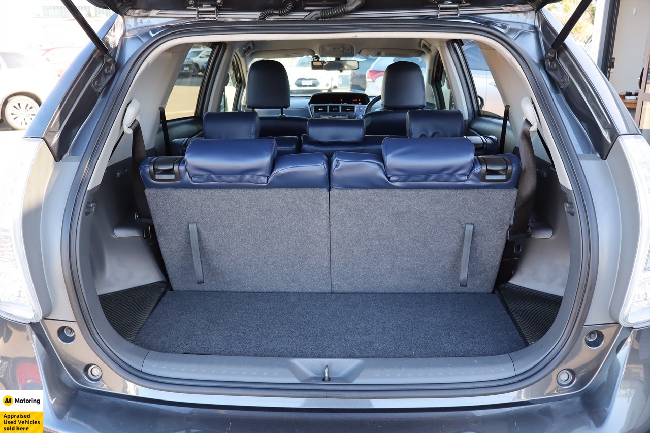 2013 Toyota Prius Alpha