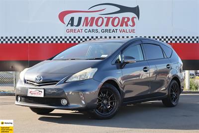 2013 Toyota Prius Alpha - Thumbnail