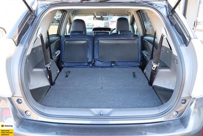 2013 Toyota Prius Alpha - Thumbnail