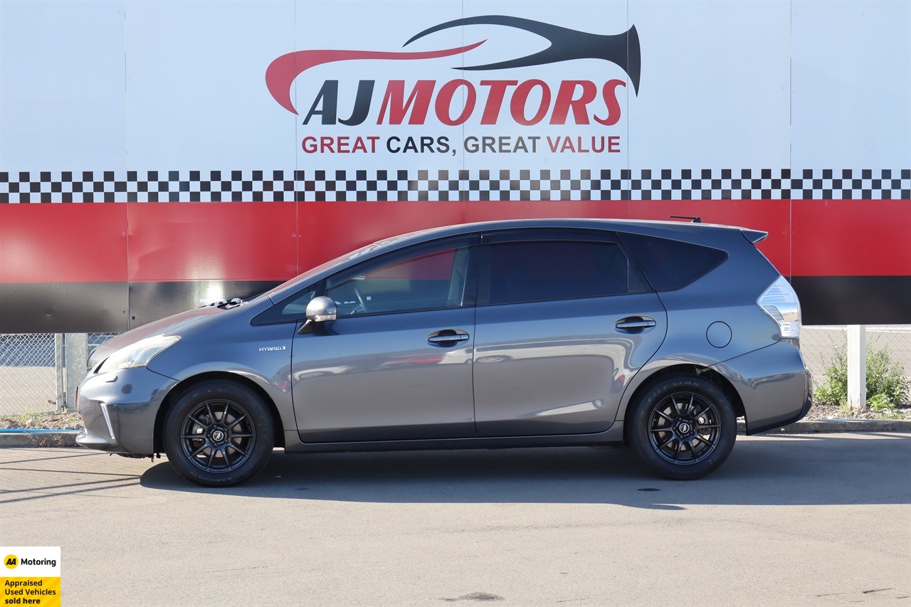 2013 Toyota Prius Alpha