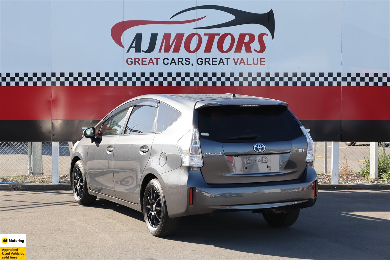 2013 Toyota Prius Alpha