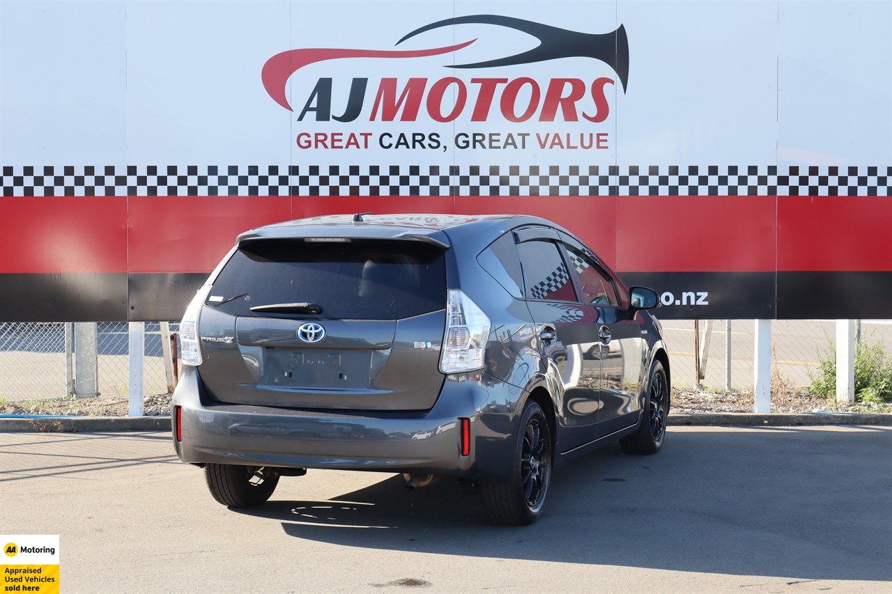 2013 Toyota Prius Alpha