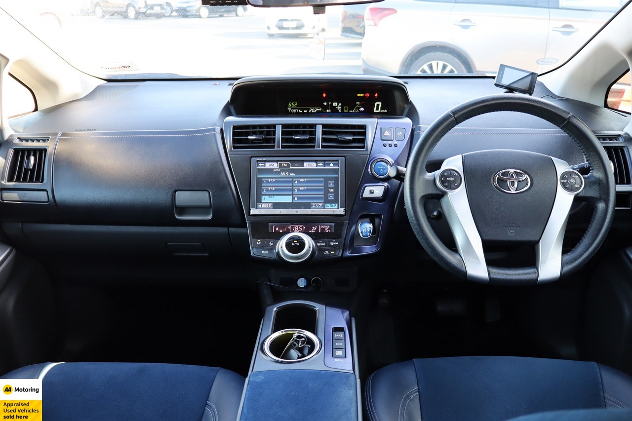 2013 Toyota Prius Alpha