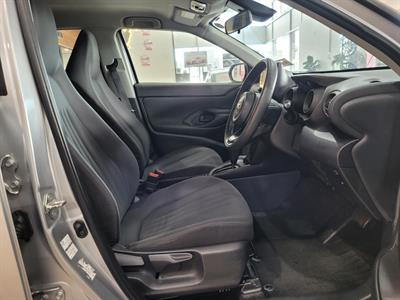 2021 Toyota YARIS CROSS - Thumbnail