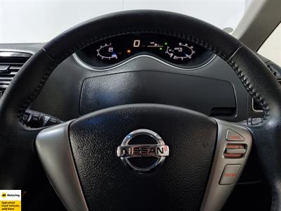 2015 Nissan Serena - Thumbnail