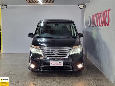 2015 Nissan Serena - Thumbnail