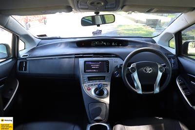 2014 Toyota Prius - Thumbnail