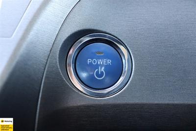 2014 Toyota Prius - Thumbnail