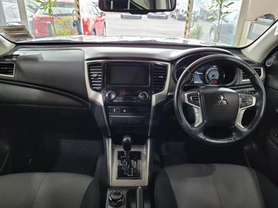 2020 Mitsubishi Triton - Thumbnail