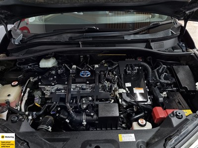 2017 Toyota C-HR - Thumbnail