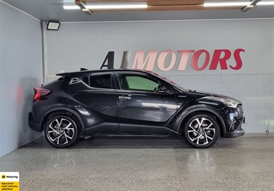 2017 Toyota C-HR - Thumbnail