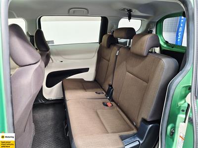 2015 Toyota Sienta - Thumbnail