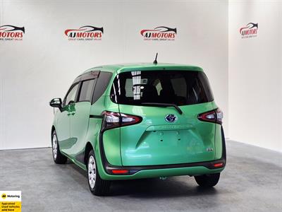 2015 Toyota Sienta - Thumbnail