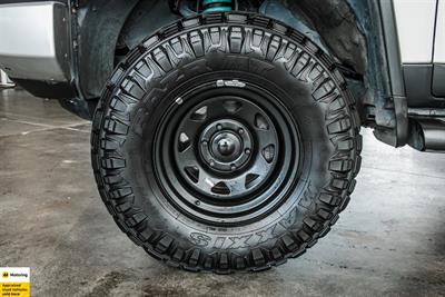 2012 Toyota FJ Cruiser - Thumbnail