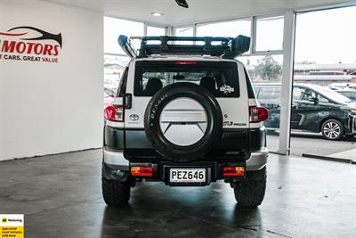 2012 Toyota FJ Cruiser - Thumbnail