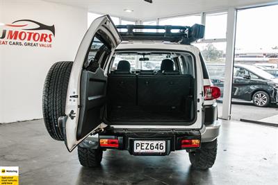 2012 Toyota FJ Cruiser - Thumbnail