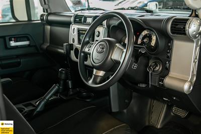 2012 Toyota FJ Cruiser - Thumbnail