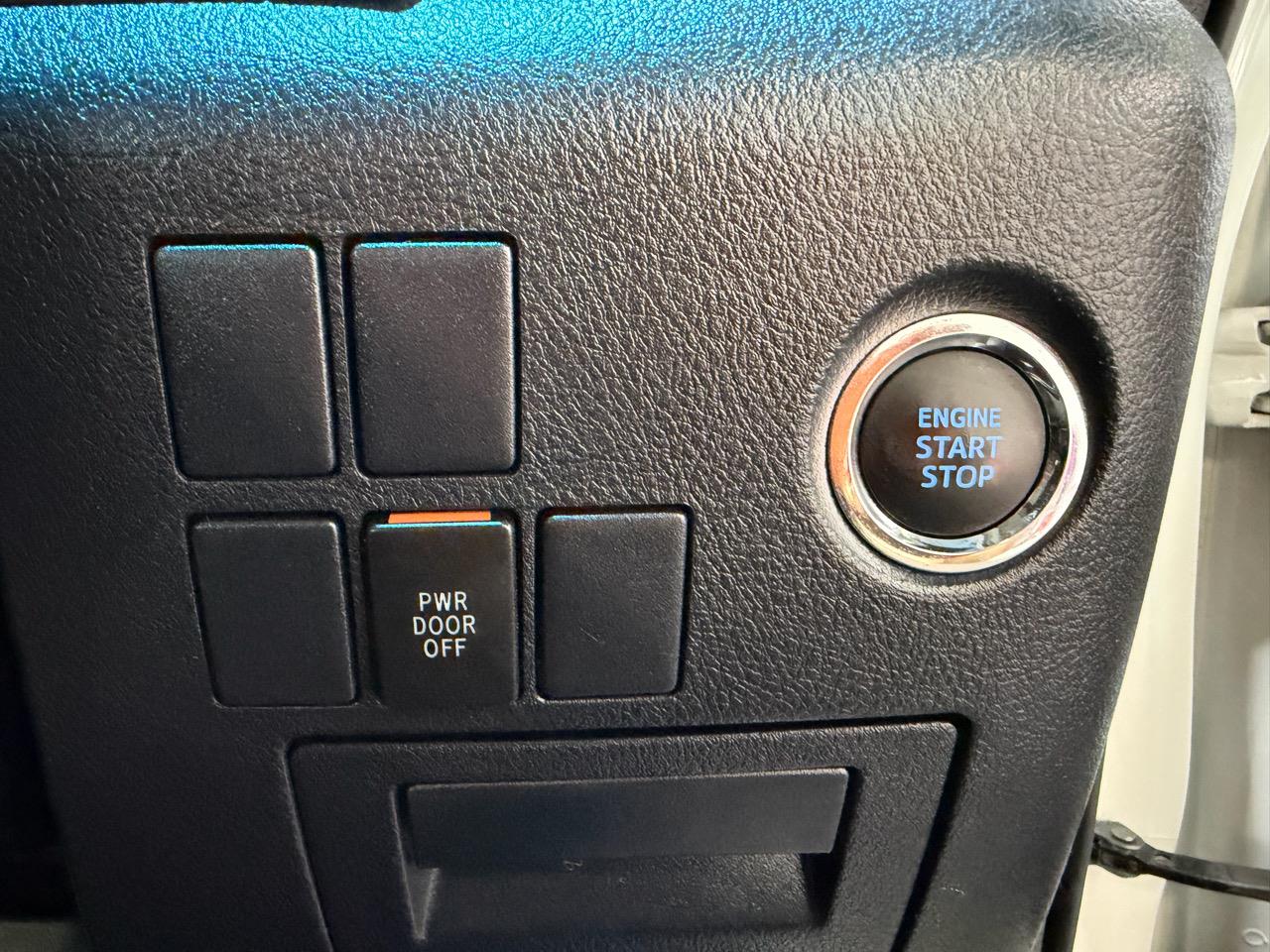 2015 Toyota Vellfire