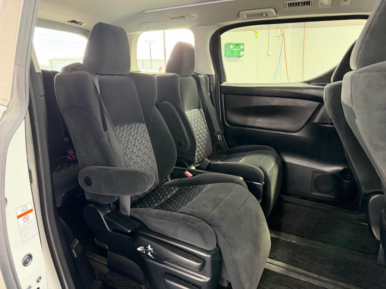 2015 Toyota Vellfire