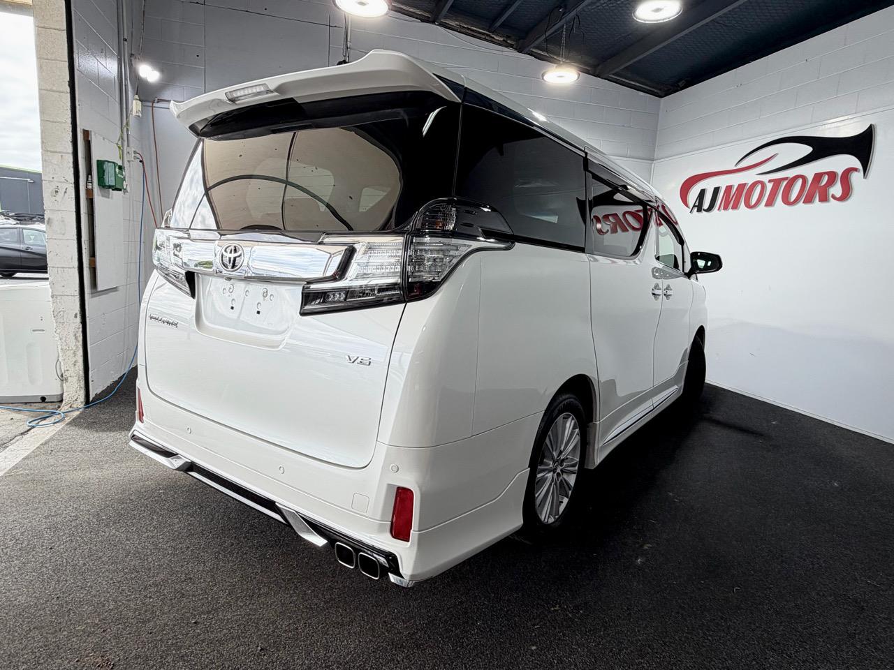 2015 Toyota Vellfire