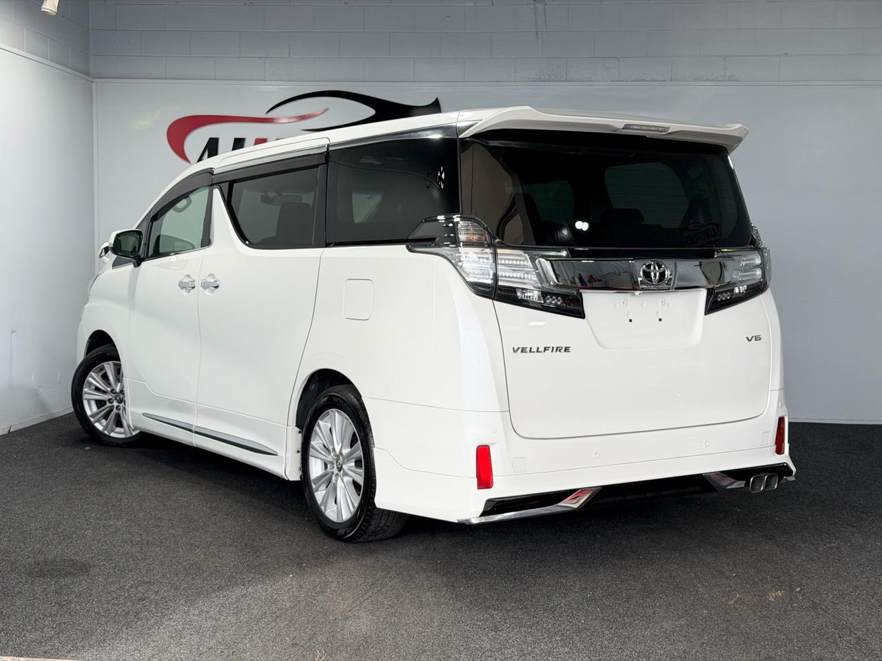 2015 Toyota Vellfire