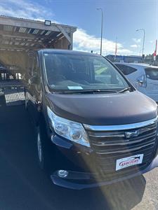 2015 Toyota Noah - Thumbnail