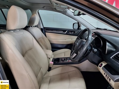 2017 Subaru Outback - Thumbnail