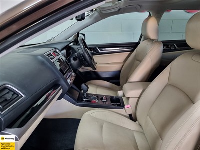 2017 Subaru Outback - Thumbnail