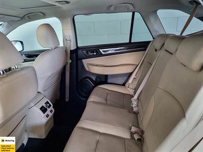 2017 Subaru Outback - Thumbnail