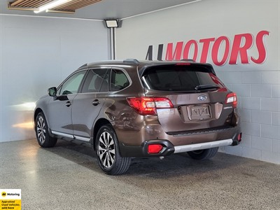 2017 Subaru Outback - Thumbnail