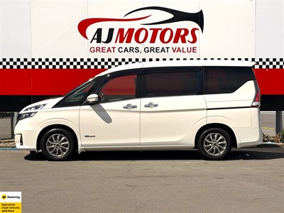 2016 Nissan Serena - Thumbnail