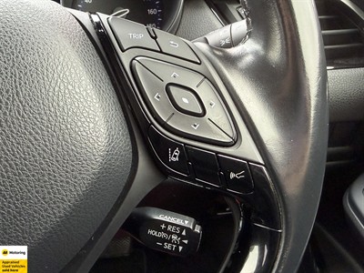 2019 Toyota C-HR - Thumbnail