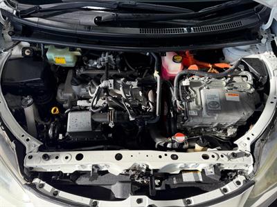 2015 Toyota Aqua - Thumbnail