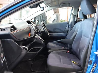 2017 Toyota Sienta - Thumbnail
