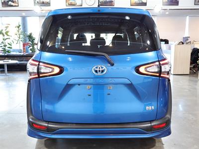 2017 Toyota Sienta - Thumbnail