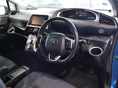 2017 Toyota Sienta - Thumbnail