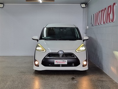 2016 Toyota Sienta - Thumbnail