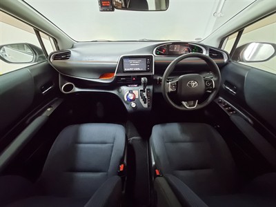 2016 Toyota Sienta - Thumbnail