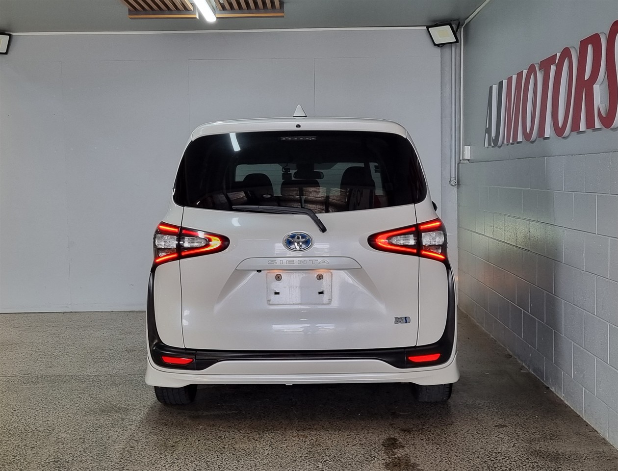 2016 Toyota Sienta