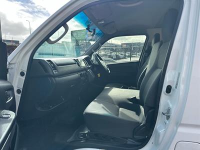2014 Toyota Hiace - Thumbnail