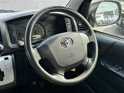 2014 Toyota Hiace - Thumbnail
