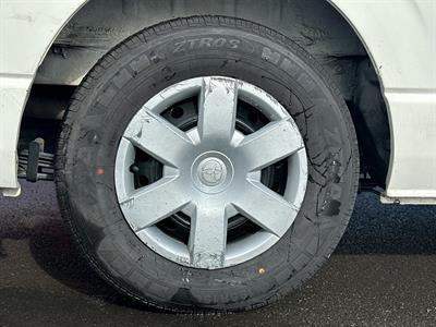 2014 Toyota Hiace - Thumbnail