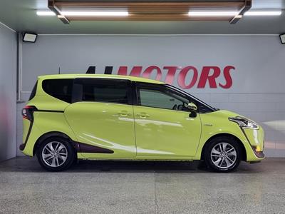 2015 Toyota Sienta - Thumbnail