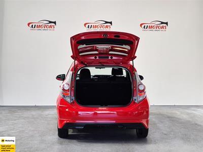 2014 Toyota Aqua - Thumbnail