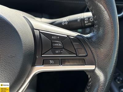 2016 Nissan Serena - Thumbnail