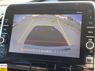 2016 Nissan Serena - Thumbnail