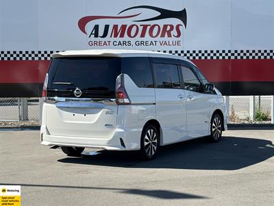 2016 Nissan Serena - Thumbnail